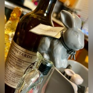 Stoneware Wine Stopper / Bottle Stopper: Bunny/Rabbit